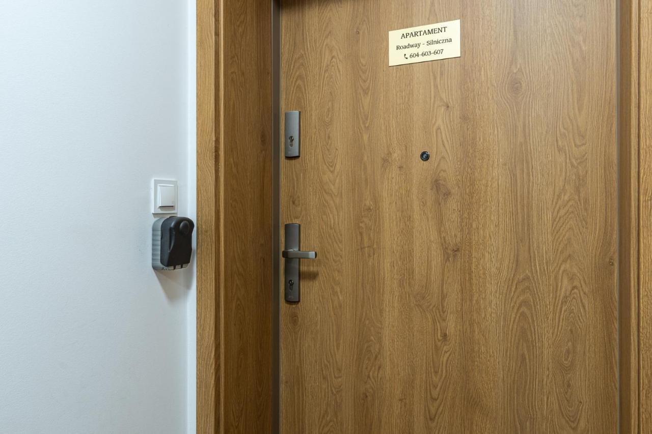 Roadway Silniczna Z Garazem Podziemnym Apartment Kielce Exterior foto